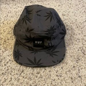 HUF plant life 5 panel hat. Gray/black. Worn.
